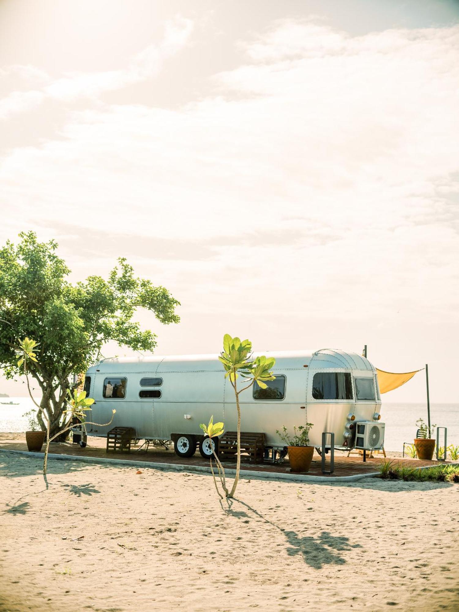 Готель Camperisti Club Laiya Сан-Хуан Екстер'єр фото