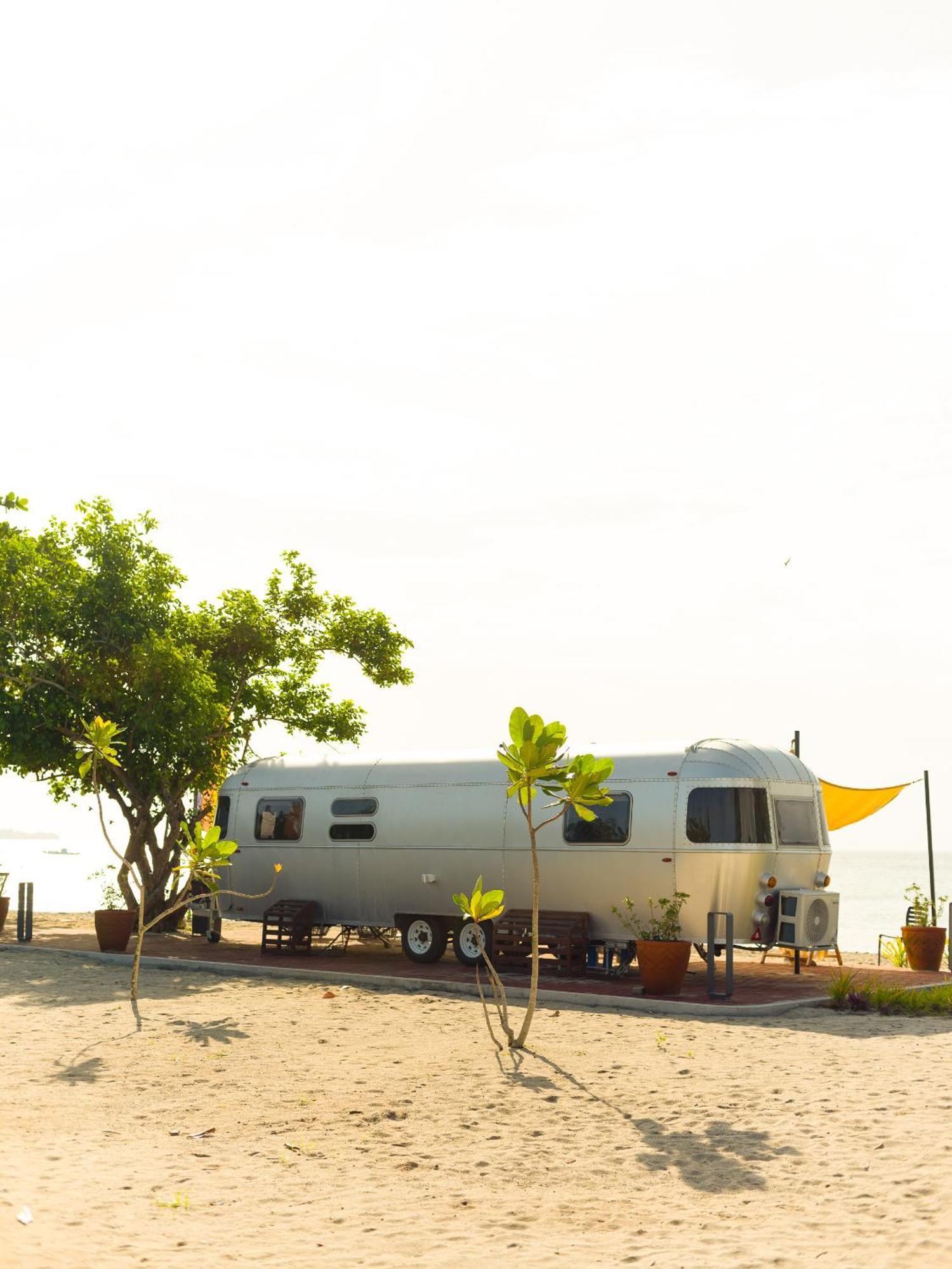 Готель Camperisti Club Laiya Сан-Хуан Екстер'єр фото